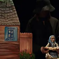 Fata babei si fata mosului