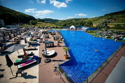 Oxygen Pool and Lounge