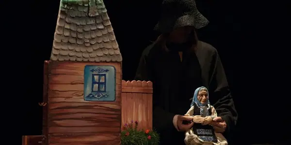 Fata babei si fata mosului