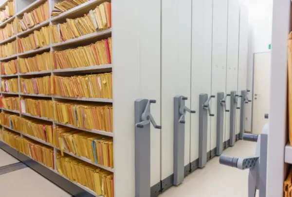 Avantajele oferite de serviciile de arhivare